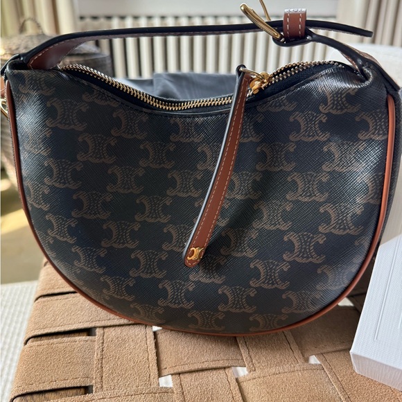 CELINE TEEN LULU IN TRIOMPHE NWT - tag, dustbag, and box from Celine boutique! - Picture 7 of 15